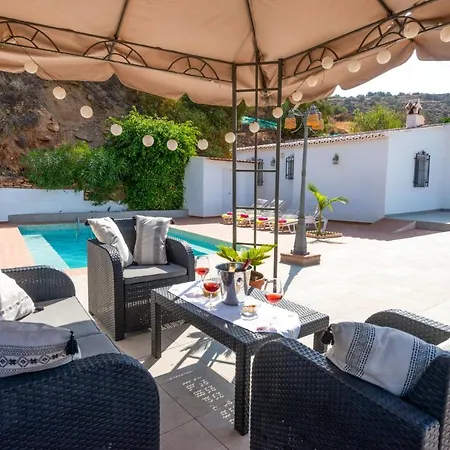 Villa Benama By